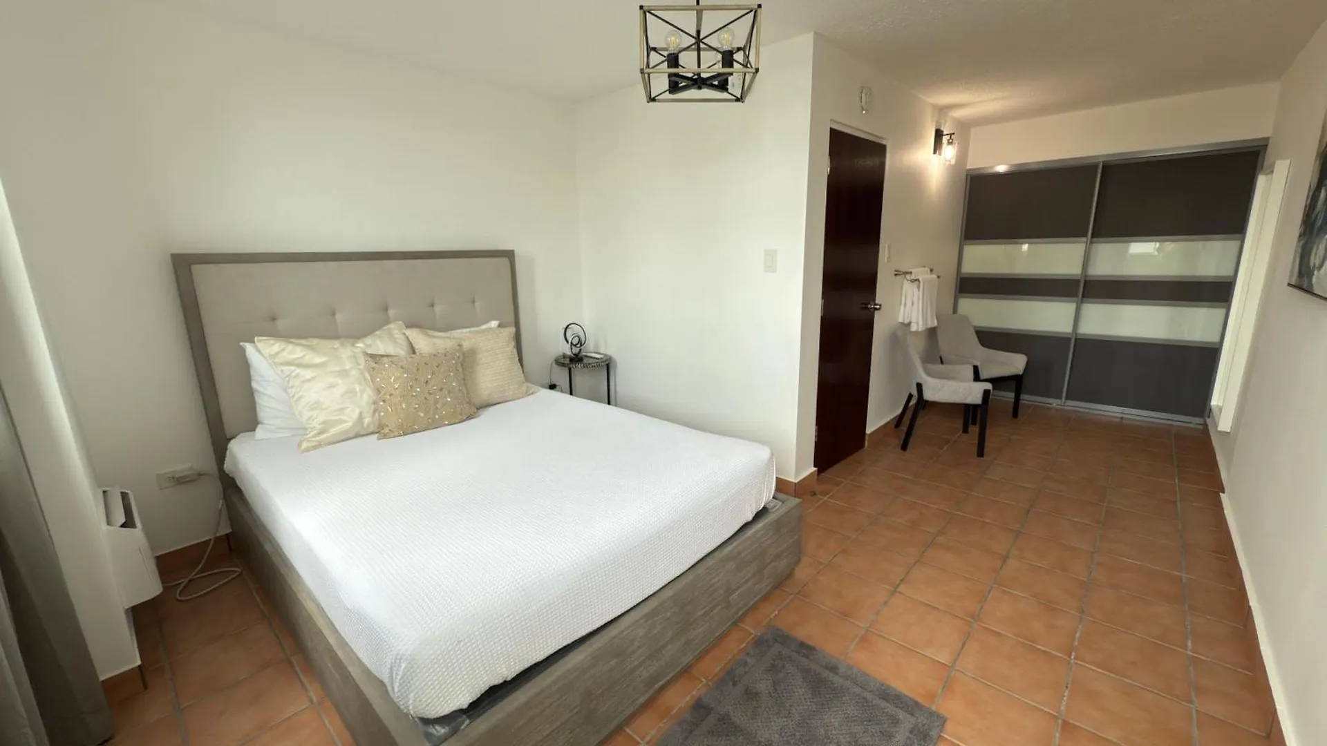 3 Bed 1 Bath 1 Park Plaza Universidad 2000 San Juan Appartement