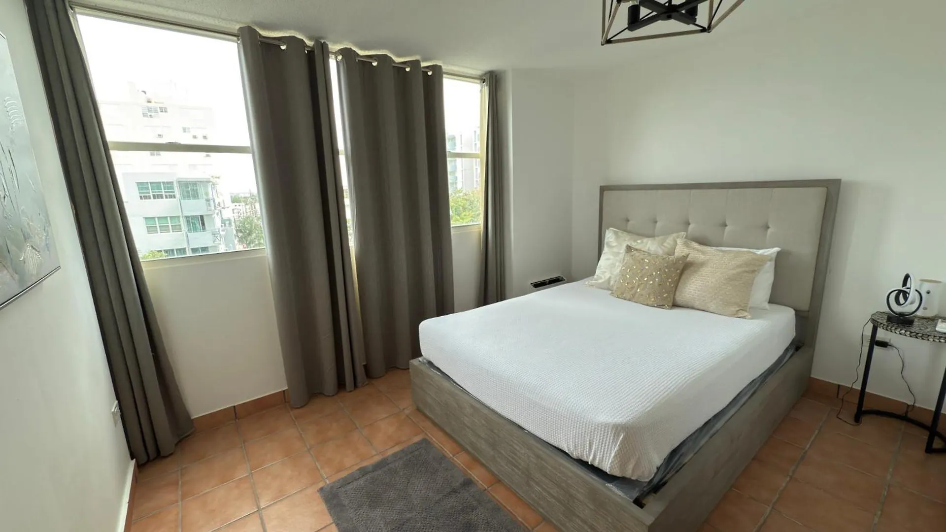 3 Bed 1 Bath 1 Park Plaza Universidad 2000 San Juan