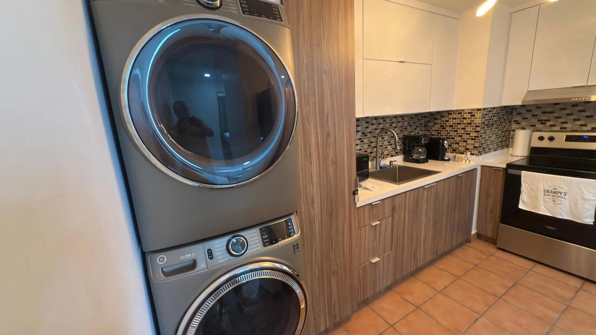 3 Bed 1 Bath 1 Park Plaza Universidad 2000 San Juan Appartement